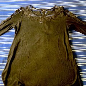 ANGL women’s flowing black top